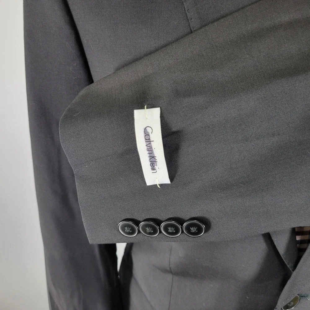 Calvin Klein Men's Sport Coat Blazer Two Button Black Wool Elastane Size 40R‎
